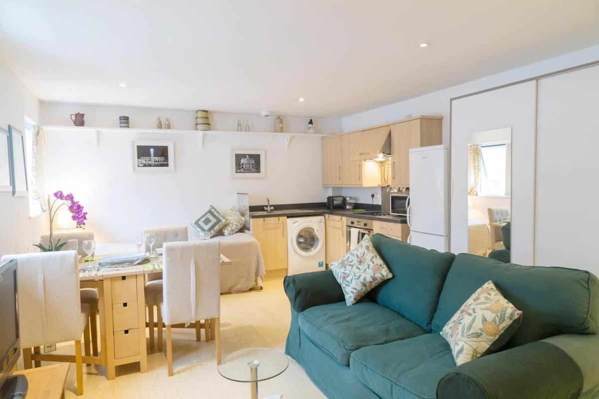Chic Centre Moments From Wills Memorial Appartement *